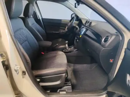 Photo 10 Suzuki Vitara  1.4 Boosterjet Hybrid 110ch Xplore