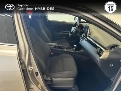 Photo 5 Toyota C-HR  122h Graphic 2WD E-CVT RC18