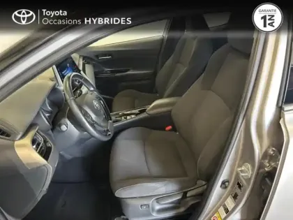 Photo 10 Toyota C-HR  122h Graphic 2WD E-CVT RC18