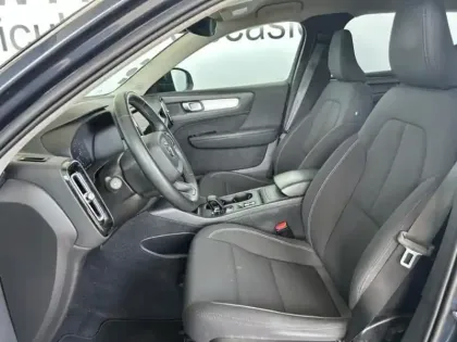 Photo 14 Volvo XC40  T3 163ch Momentum Geartronic 8