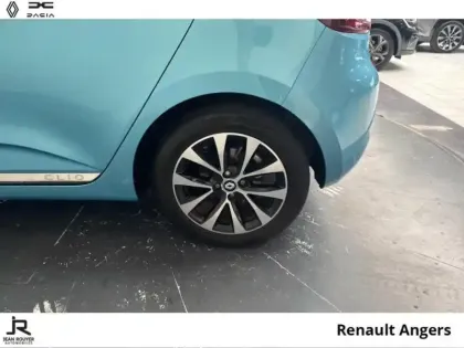 Photo 7 Renault Clio  1.6 E-Tech hybride 140ch Intens -21N