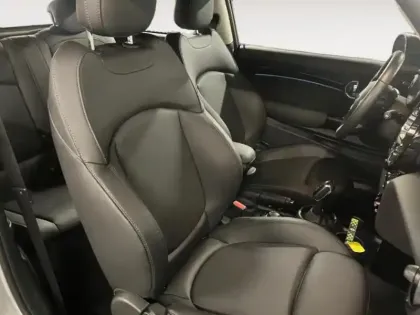 Photo 8 Mini Mini  Cooper 136ch Edition Premium Plus BVA7
