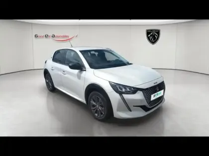Photo 23 Peugeot 208  e- 136ch Roadtrip