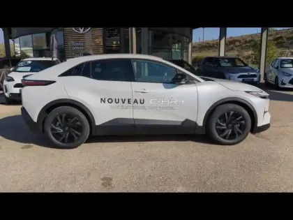 Photo 5 Toyota C-HR + 224ch 77kWh Design Grande Autonomie