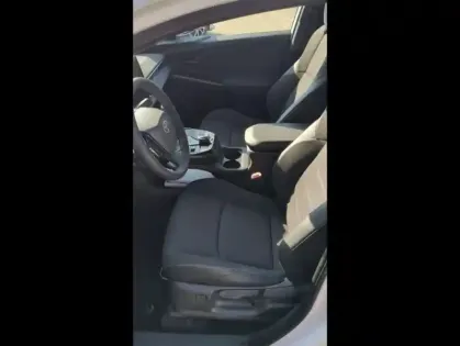 Photo 10 Toyota C-HR + 224ch 77kWh Design Grande Autonomie