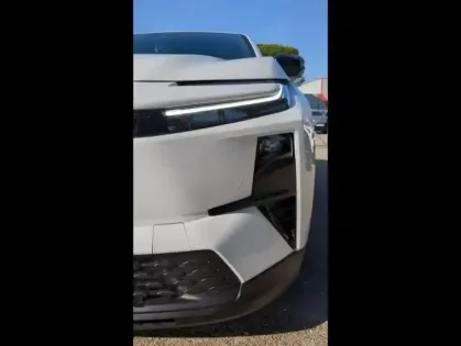 Photo 8 Toyota C-HR + 224ch 77kWh Design Grande Autonomie