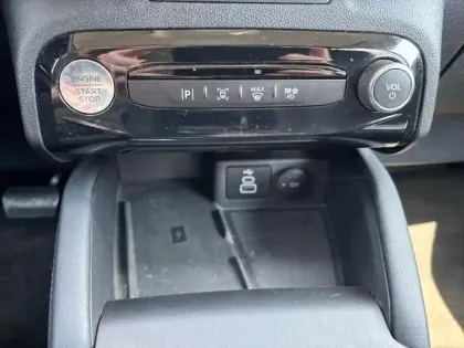 Photo 15 Ford Kuga  2.5 Duratec 180ch Hybrid FlexiFuel Titanium Powershift