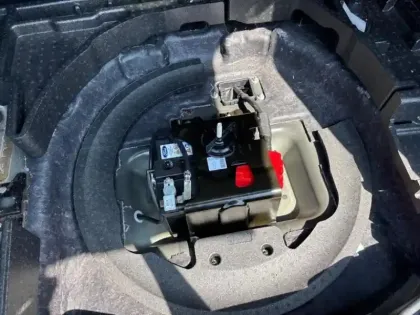 Photo 10 Ford Kuga  2.5 Duratec 180ch Hybrid FlexiFuel Titanium Powershift