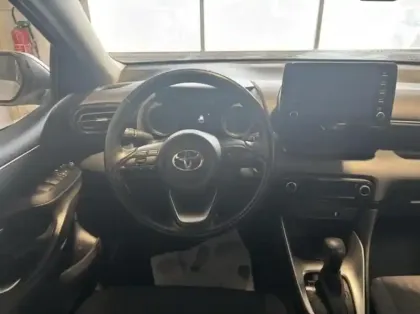 Photo 11 Toyota Yaris  116h Design 5p MY22