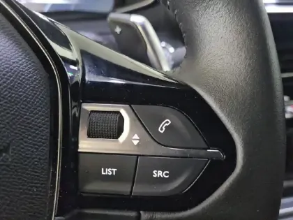 Photo 33 Peugeot 2008  Hybrid 145 e-DCS6