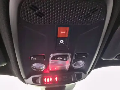 Photo 30 Peugeot 2008  Hybrid 145 e-DCS6