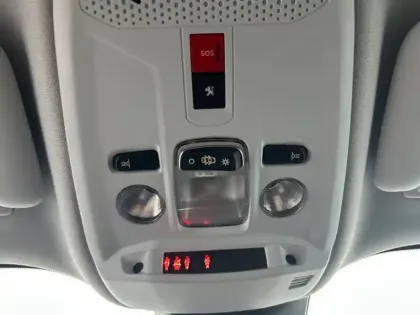 Photo 19 Peugeot 2008  Electrique 136 ch