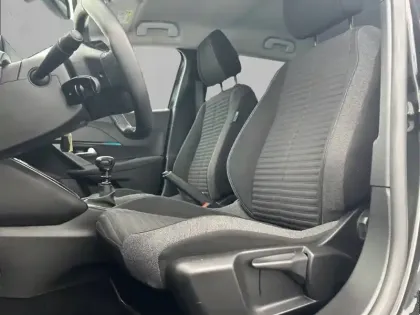 Photo 10 Peugeot 2008  PureTech 130 S&S BVM6