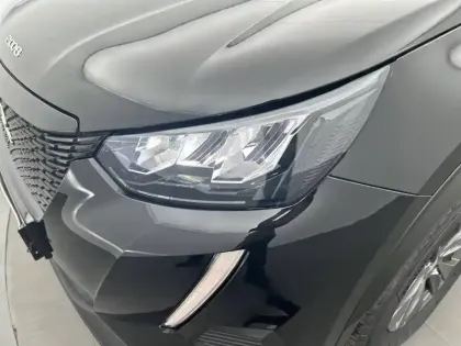 Photo 15 Peugeot 2008  PureTech 130 S&S BVM6