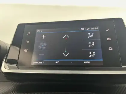 Photo 23 Peugeot 2008  PureTech 130 S&S BVM6