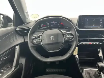 Photo 8 Peugeot 2008  PureTech 130 S&S BVM6