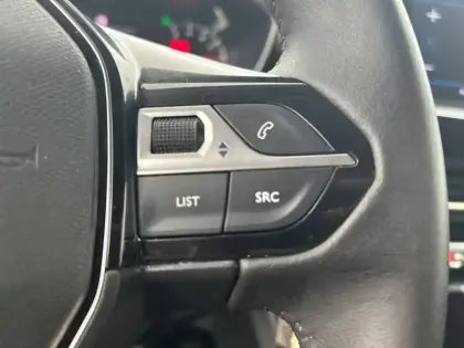 Photo 17 Peugeot 2008  PureTech 130 S&S BVM6