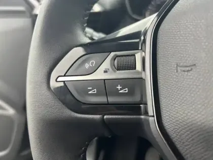 Photo 14 Peugeot 2008  PureTech 130 S&S BVM6