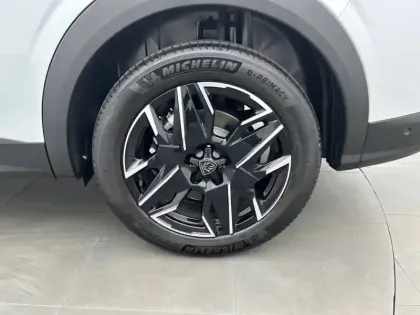 Photo 12 Peugeot 5008  Hybrid 145 ch e-DCS6