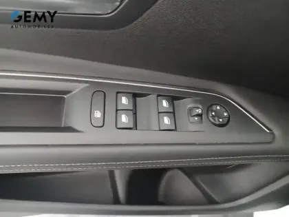 Photo 11 Peugeot 3008  1.2 Puretech 130ch S&S BVM6
