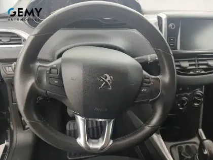 Photo 15 Peugeot 2008  1.2 PureTech 82ch BVM5