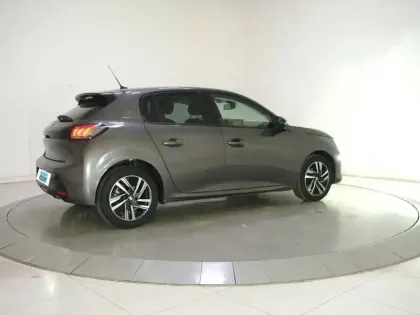 Photo 27 Peugeot 208  PureTech 100 S&S BVM6