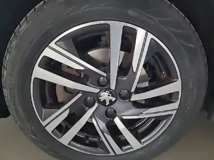 Photo 35 Peugeot 208  PureTech 100 S&S BVM6