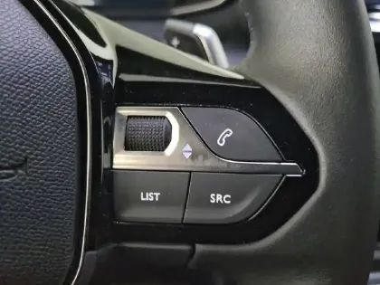 Photo 27 Peugeot 2008  Hybrid 136 e-DCS6