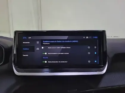 Photo 22 Peugeot 2008  Hybrid 136 e-DCS6