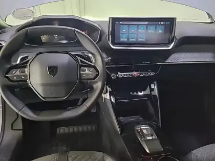 Photo 7 Peugeot 2008  Hybrid 136 e-DCS6