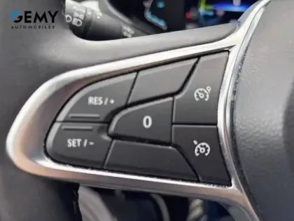 Photo 13 Renault Clio  E-Tech full hybrid 145