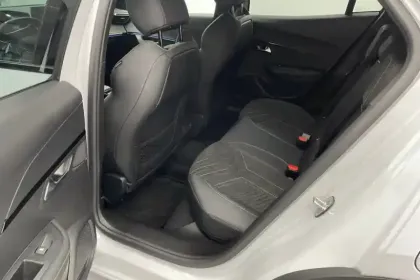 Photo 13 Peugeot 2008  Hybrid 145 e-DCS6