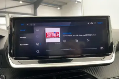 Photo 16 Peugeot 2008  Hybrid 145 e-DCS6