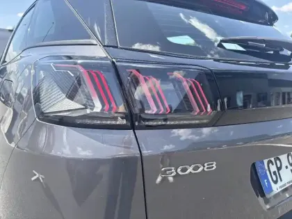 Photo 16 Peugeot 3008  Hybrid 225 e-EAT8