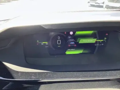 Photo 23 Peugeot 308  SW Hybrid 145 e-DCS6