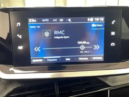 Photo 39 Peugeot 2008  BlueHDi 110 S&S BVM6