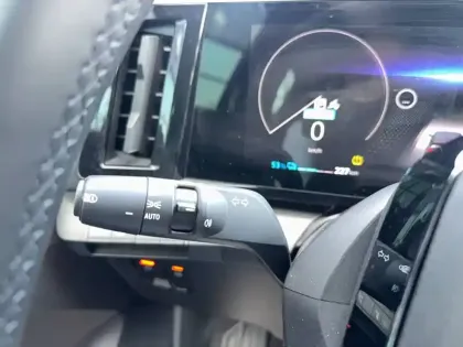 Photo 29 Renault Megane  E-Tech EV60 130ch optimum charge