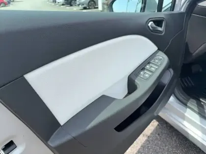 Photo 54 Renault Clio  E-Tech 140 - 21N