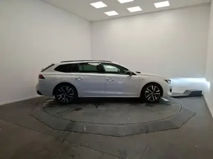 Photo 5 Peugeot 508  SW Hybrid 225 e-EAT8