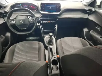 Photo 41 Peugeot 208  PureTech 100 S&S BVM6