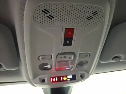 Photo 37 Peugeot 208  PureTech 100 S&S BVM6