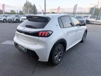 Photo 6 Peugeot 208  Electrique 50 kWh 136ch