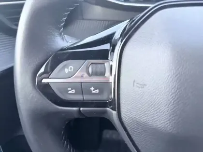 Photo 17 Peugeot 208  Electrique 50 kWh 136ch