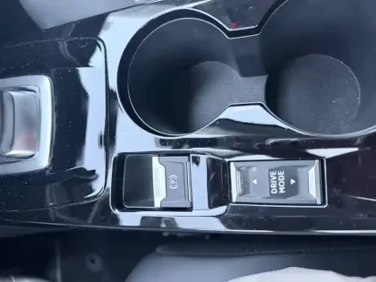 Photo 33 Peugeot 208  Electrique 50 kWh 136ch
