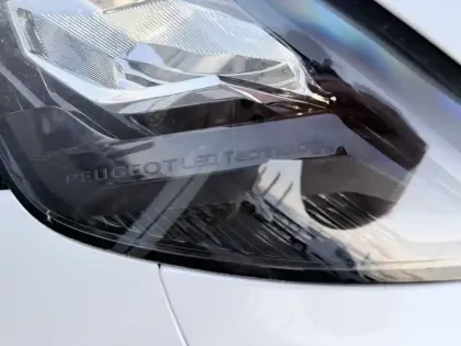 Photo 38 Peugeot 208  Electrique 50 kWh 136ch