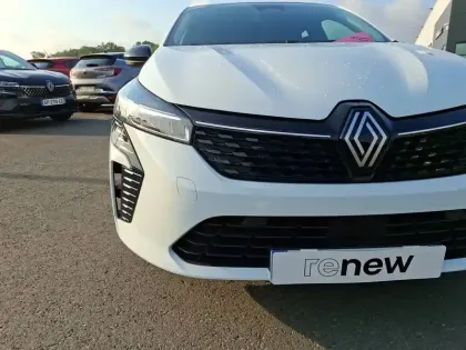 Photo 17 Renault Clio  E-Tech full hybrid 145 ch GSR2