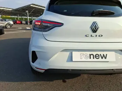 Photo 18 Renault Clio  E-Tech full hybrid 145 ch GSR2