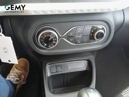 Photo 15 Renault Twingo  III Achat Intégral - 21