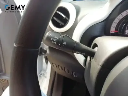 Photo 12 Renault Twingo  III Achat Intégral - 21