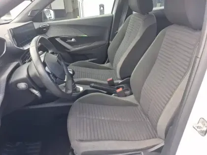Photo 8 Peugeot 2008  PureTech 100 S&S BVM6